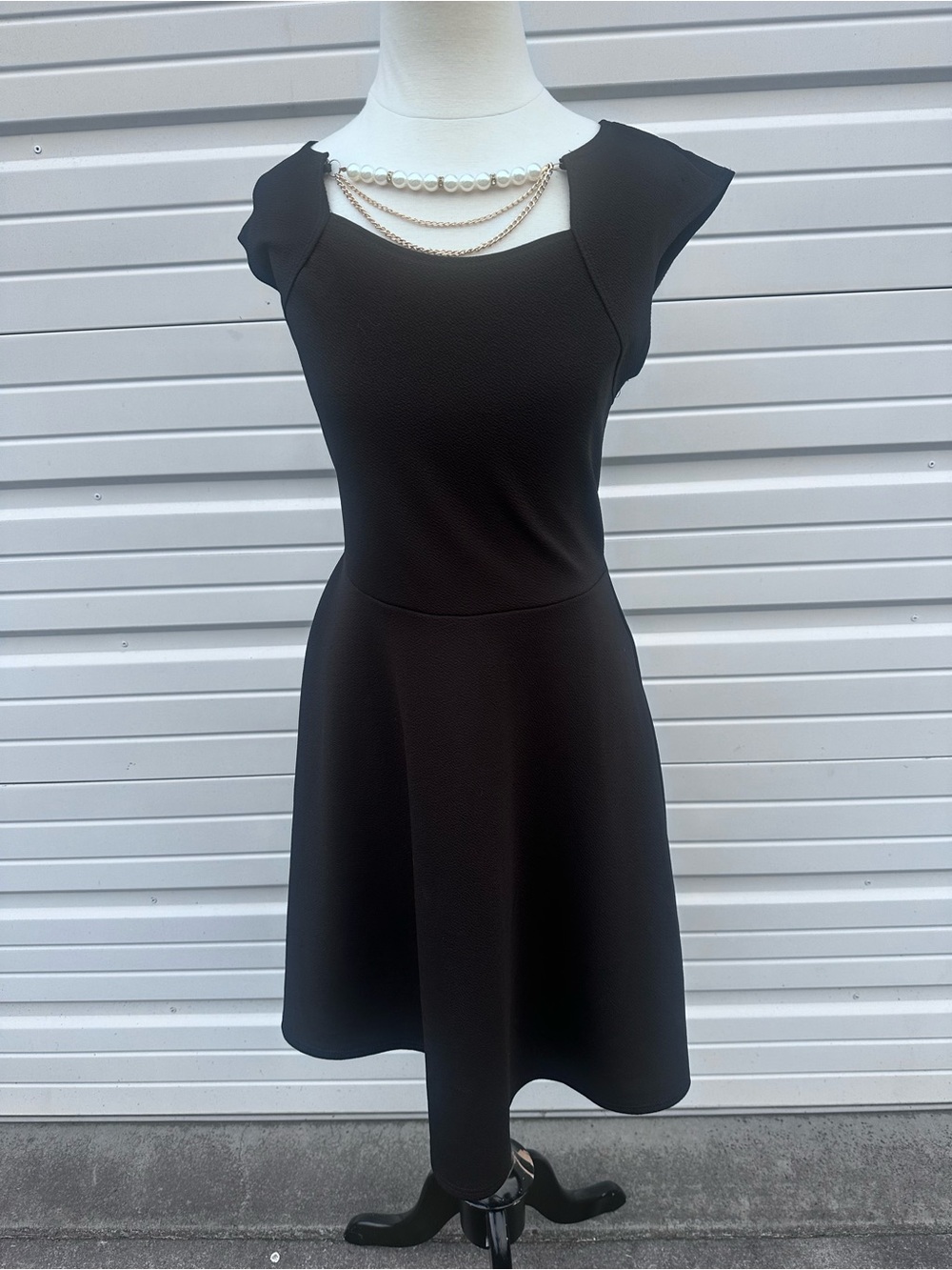 Urban Rose Black Cap-Sleeve Midi Dress with Pearl Chain Accent